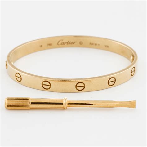 bracelet cartier love.